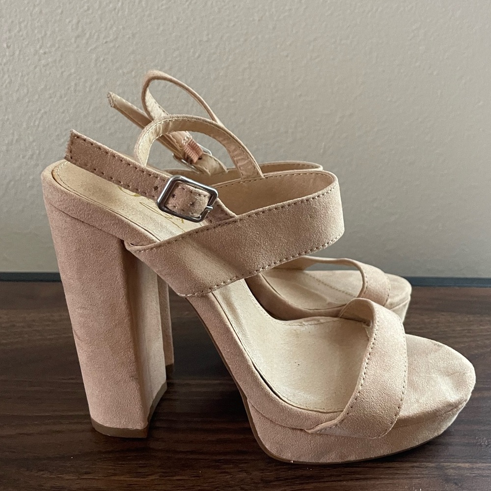 Nude Heels, size 6.